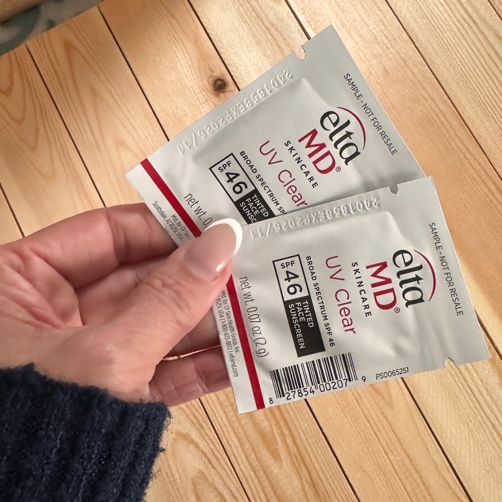 Lot of 20. EltaMD UV Clear Tinted 46 - exp 11/2026